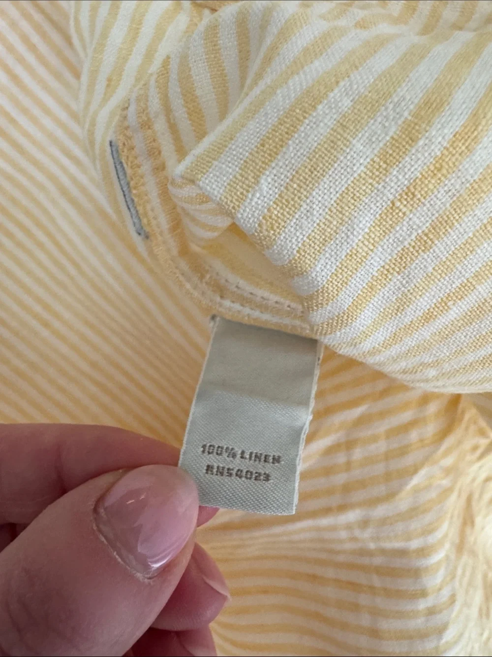 Vintage 100% Linen Banana Republic Button Down in Butter Yellow Stripe, Size L